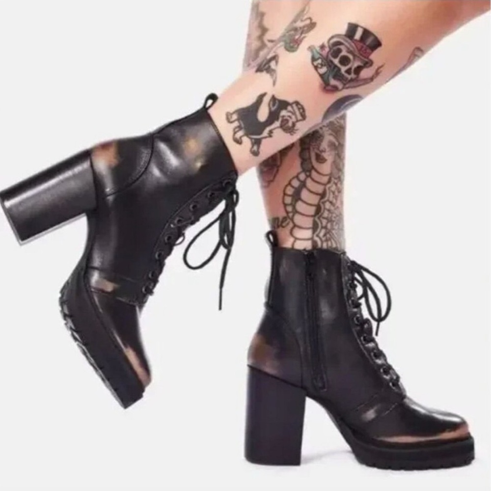 Steve Madden Rivet Combat Lace-Up Block Heel Boots Black Leather Womens Size 9.5